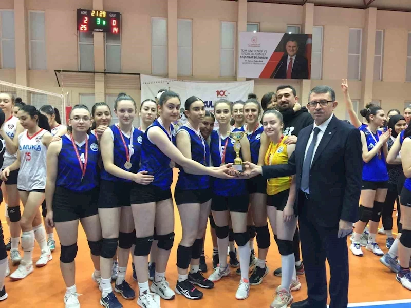 Genç KızlarVoleybol Şampiyonası’nda kupalar sahibini buldu
