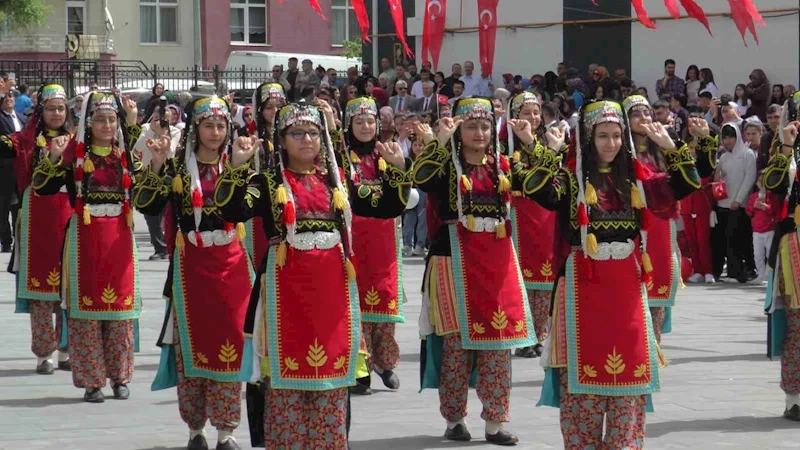 Kayseri’de çocuklar 23 Nisan’ı coşkuyla kutladı
