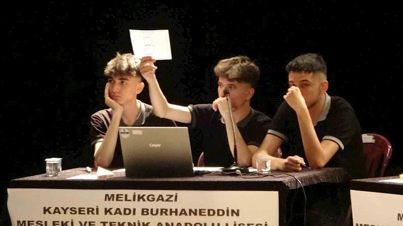 Bilgi yarışmasını ’Melikgazi Merkez Mesleki ve Teknik Anadolu Lisesi’ kazandı
