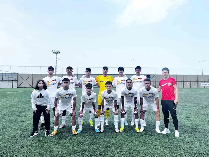 Kayserispor U17 takımı son 4 takım arasına kaldı
