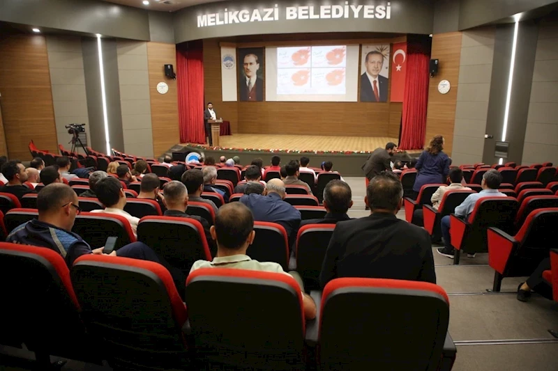 Melikgazi Belediyesi, ’Dijital yaşam ve iletişim’ konulu eğitim verdi
