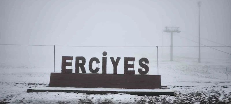 Erciyes’e mayıs ayında kar yağdı
