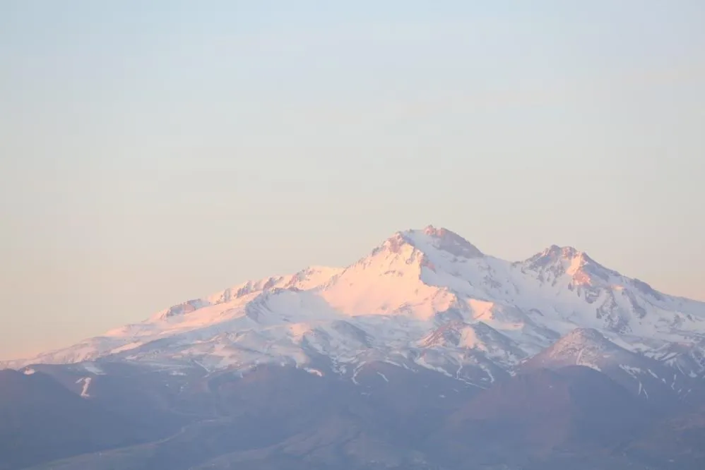 Erciyes gündoğumu büyüledi