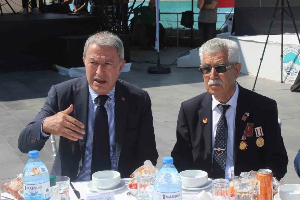 Hulusi Akar: “Son olaylardan sonra gördük ki dijital vatanımıza sahip çıkmak zorundayız”