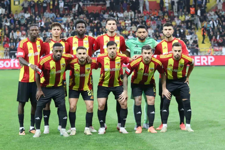 Trendyol Süper Lig: Kayserispor: 0 - Beşiktaş: 3 (İlk yarı)