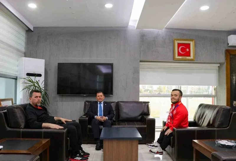 Şampiyondan İl Müdürü Kabakcı’ya ziyaret
