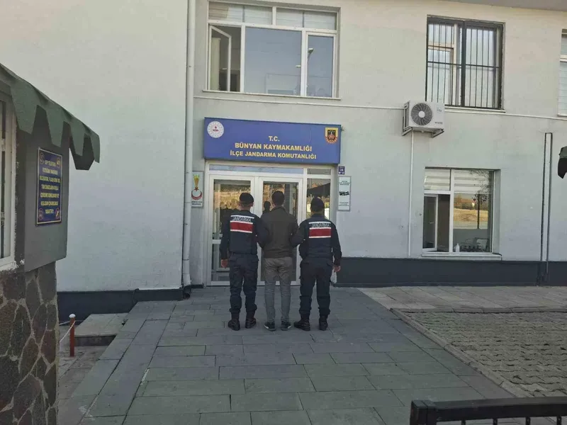 Aranması bulunan FETÖ üyesi yakalandı
