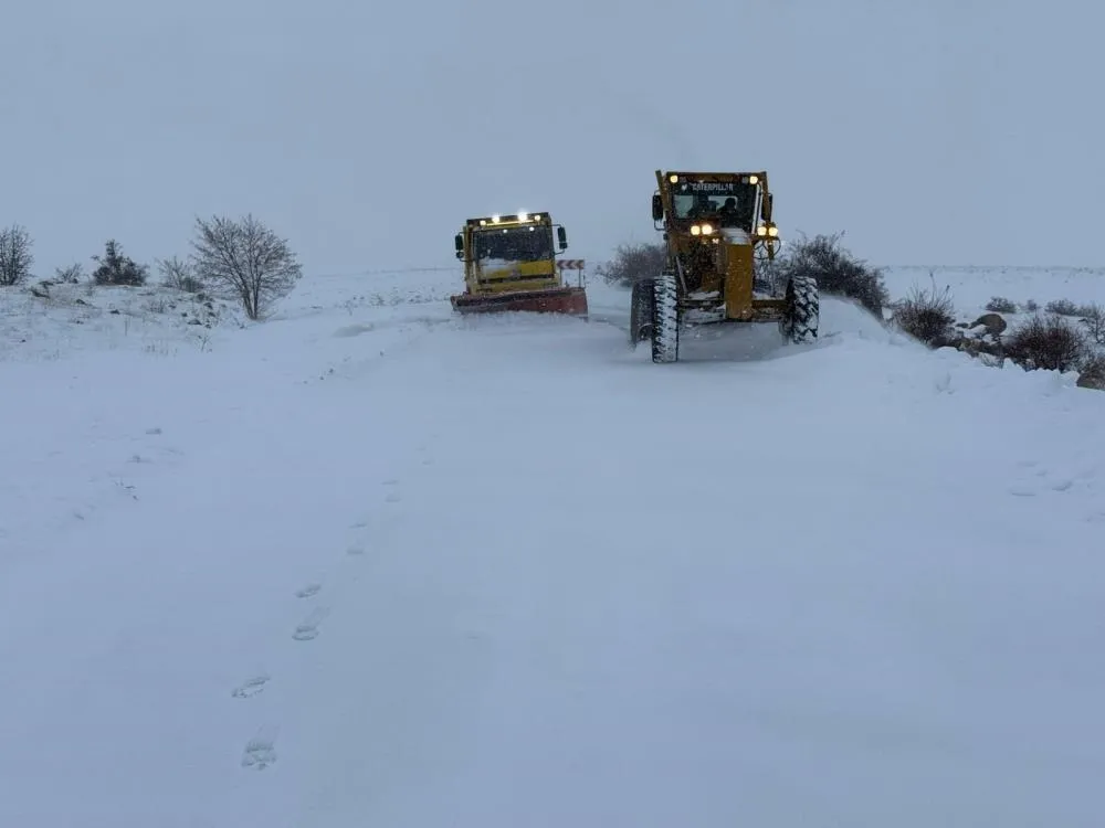 Kayseri’de 22 yol ulaşıma kapandı