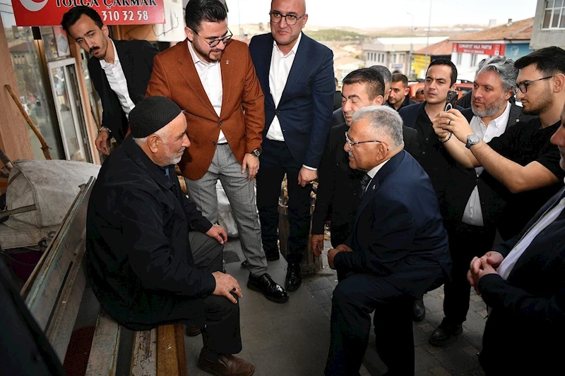Başkan Büyükkılıç’tan Bünyanlı çiftçilere tohum dikme makinesi desteği
