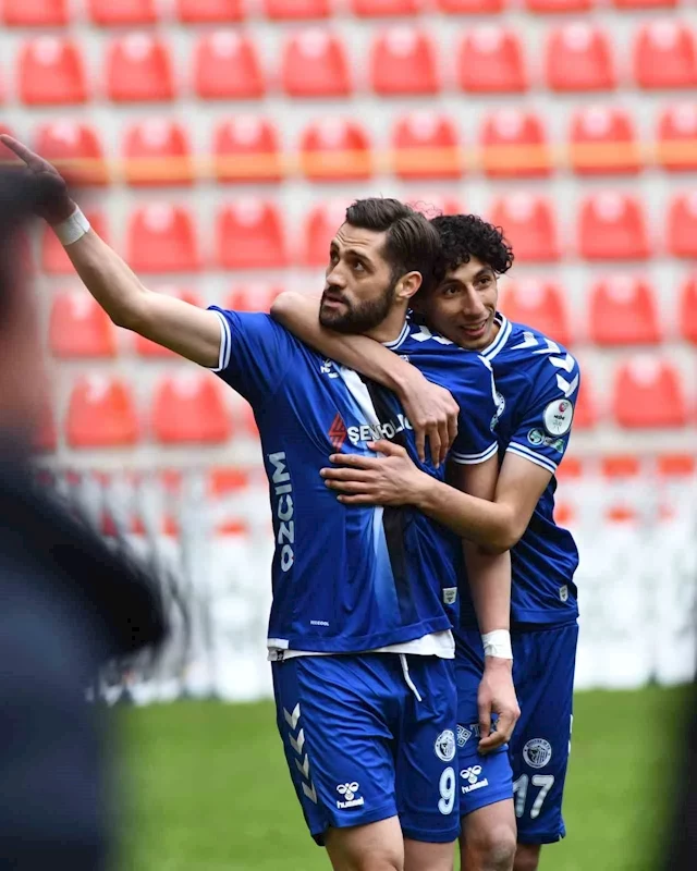 Tayyib Kanarya ilk golünü attı
