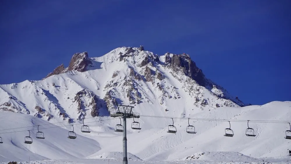 Erciyes’te çığ düşme anı kamerada