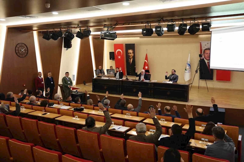 CHP’li meclis üyeleri bölündü, komisyonlarda sıfır çekti
