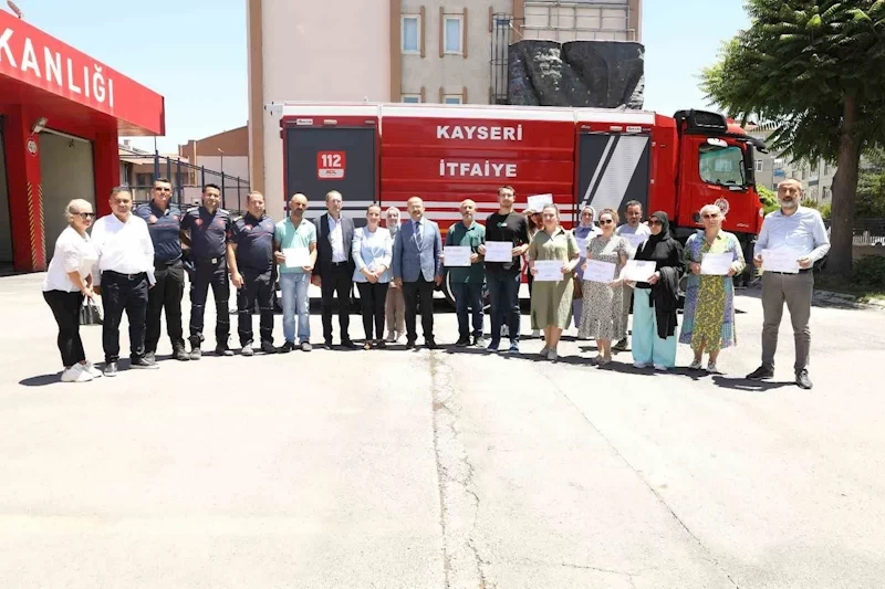 Büyükşehirin ‘Afet’ odaklı kurslarında katılım belgeleri sahiplerini buldu

