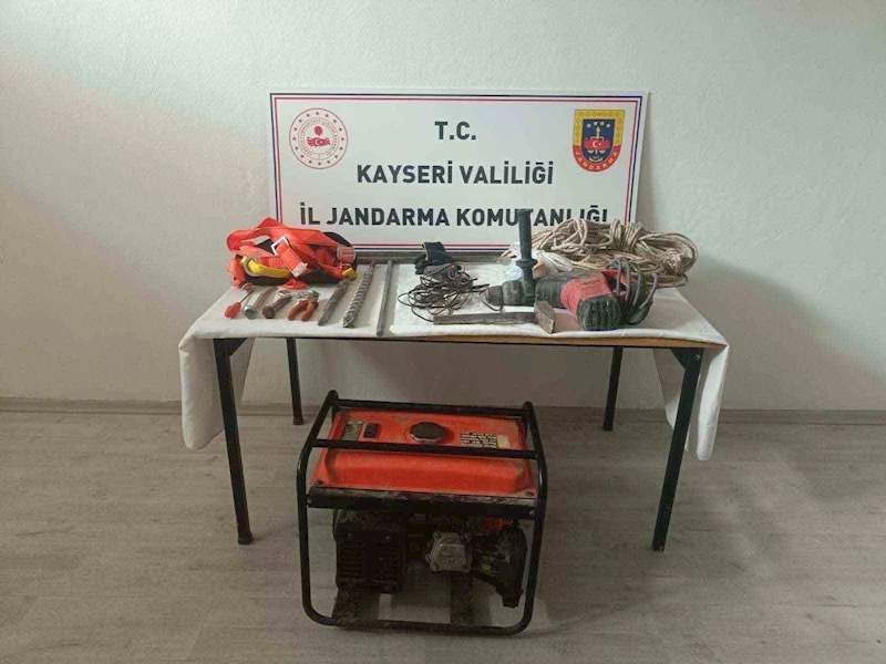 Kaçak kazı yapan 3 kişi yakalandı
