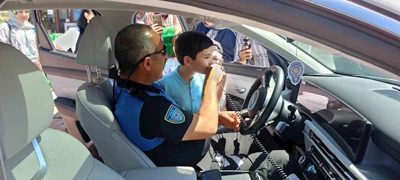 Büyükşehir Engelsiz Çocukevi’nin özel konukları, Atlı Polis Grup Amirliği’ne konuk oldu
