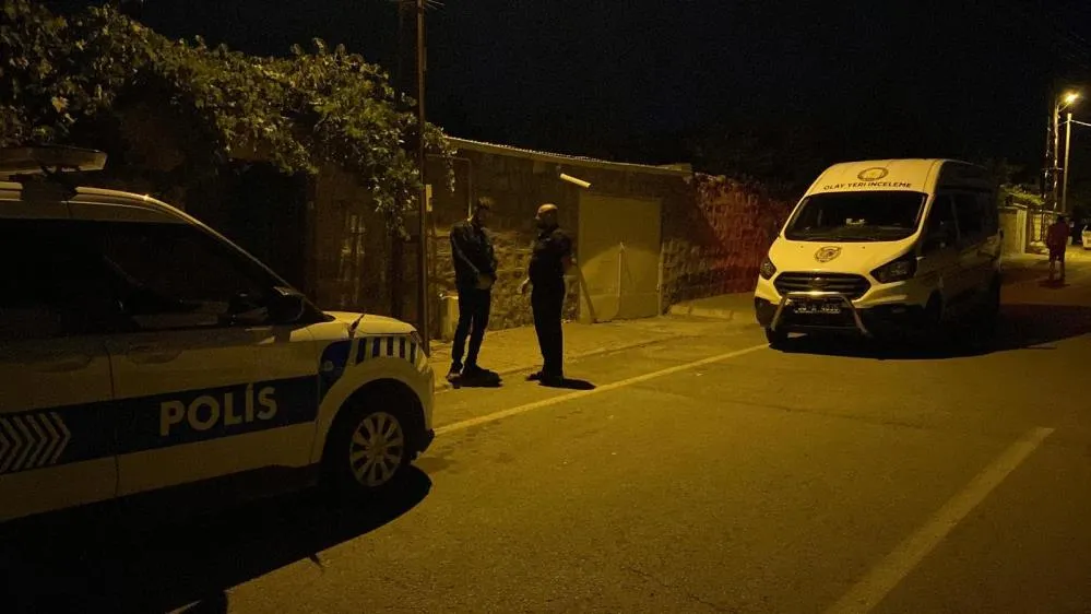 Evine eğitim roketi düşen yaşlı adam, 