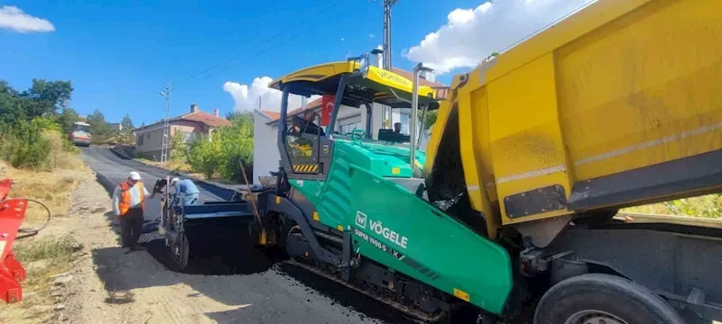 Büyükşehir’den Özvatan ilçe merkezinde 19 milyon TL’lik sıcak asfalt yatırımı
