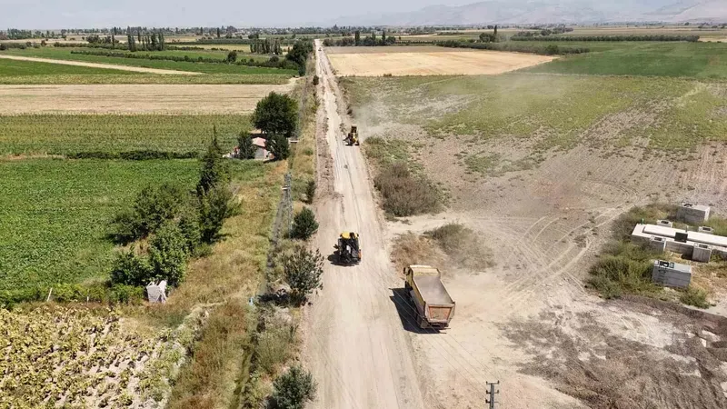 Büyükşehir’den Yeşilhisar’a 10 milyon TL’lik asfalt
