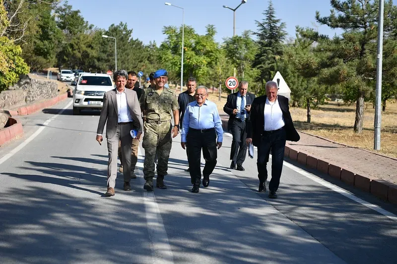 Başkan Büyükkılıç’tan, Kartal Katlı Kavşağı’na alternatif güzergâh çalışmalarına yakın takip
