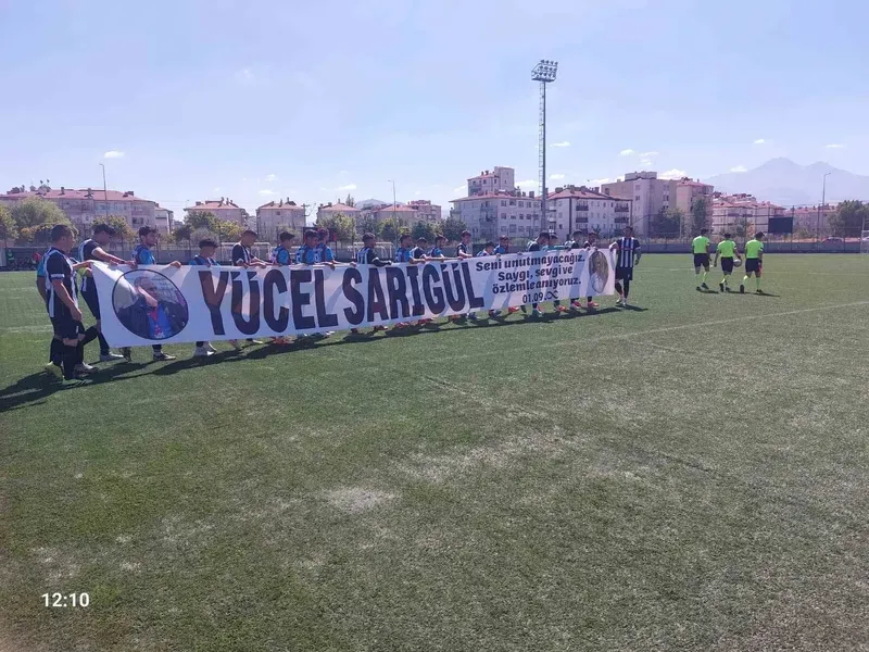 Hayatını kaybeden antrenör Sarıgül sezonun ilk maçında unutulmadı
