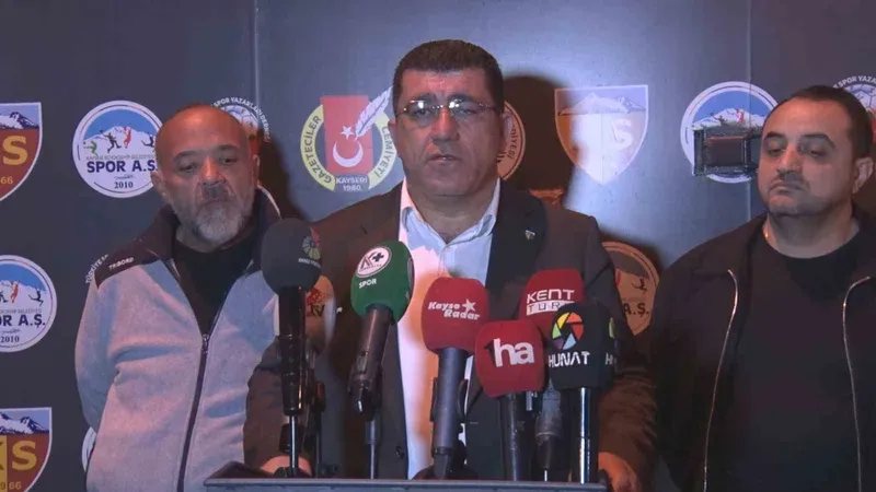 Nurettin Açıkalın: 