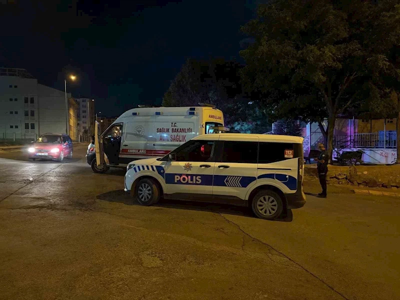 Tartıştığı şahsı caminin bahçesinde bıçakladı: 1 yaralı
