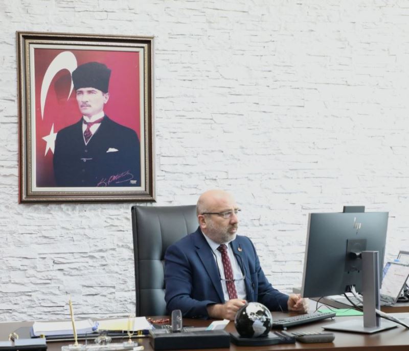 Kayseri Üniversitesi Rektörü Karamustafa, 