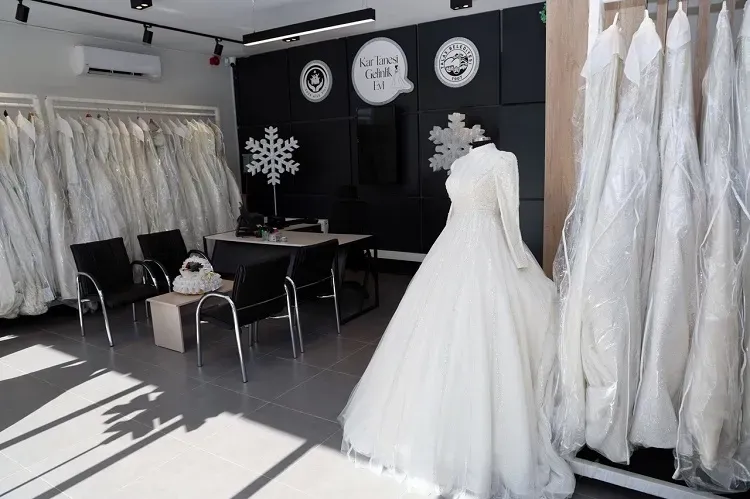 Kar Tanesi Gelinlik Evi