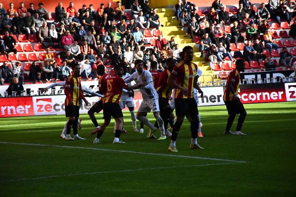Trendyol Süper Lig: Kayserispor: 0 - Gaziantep FK: 2 (İlk yarı)