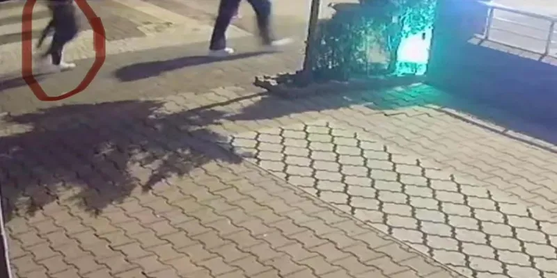 Gece yarısı çiğ köfte dükkanını kurşunlayıp, kaçtılar
