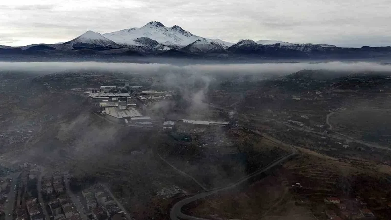 Kayseri’de sis etkisini sürdürüyor
